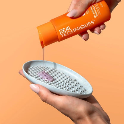 Real Techniques Miracle Deep Cleansing Gel, Šampon na čištění štětců a houbic na make-up, Vegan & Bez krutosti, 4 fl. oz./118 ml lahvička